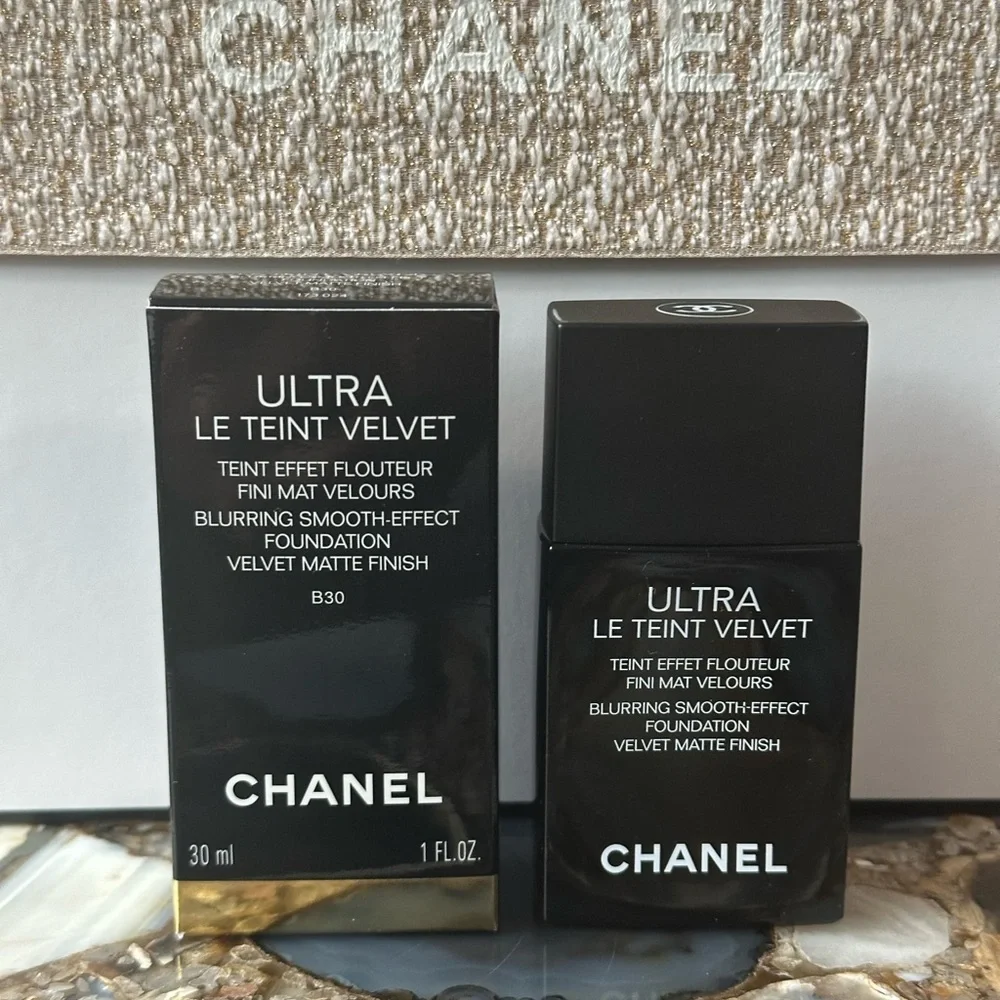 Chanel Ultra Le Teint Velvet B30 Foundation Velvet Matte Finish SPF 15